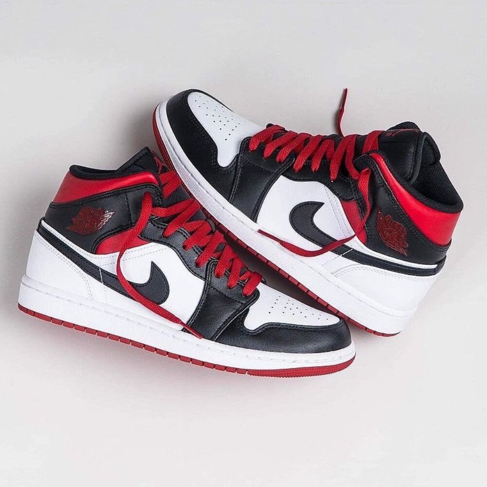 Air Jordan 1 Mid Men Gym Red Black Toe Sneakers Authentic Brand New Size 10.5